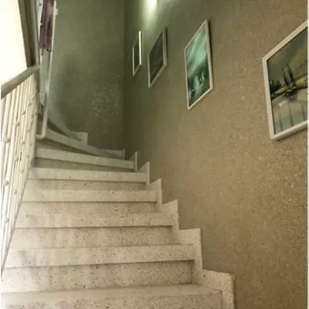 Villa, 26 *